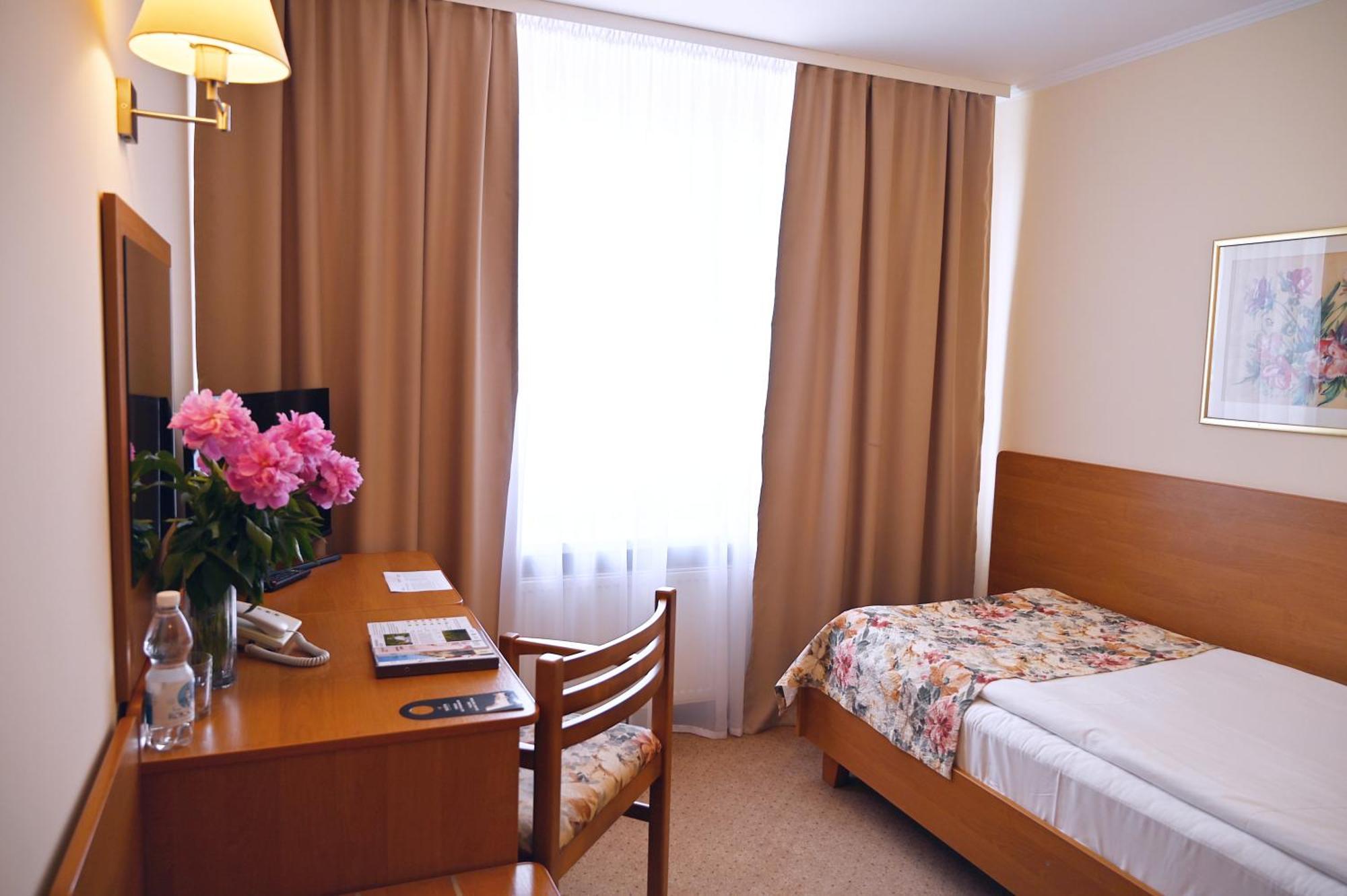 Nadiya Hotel Iwano-Frankiwsk Exterior foto