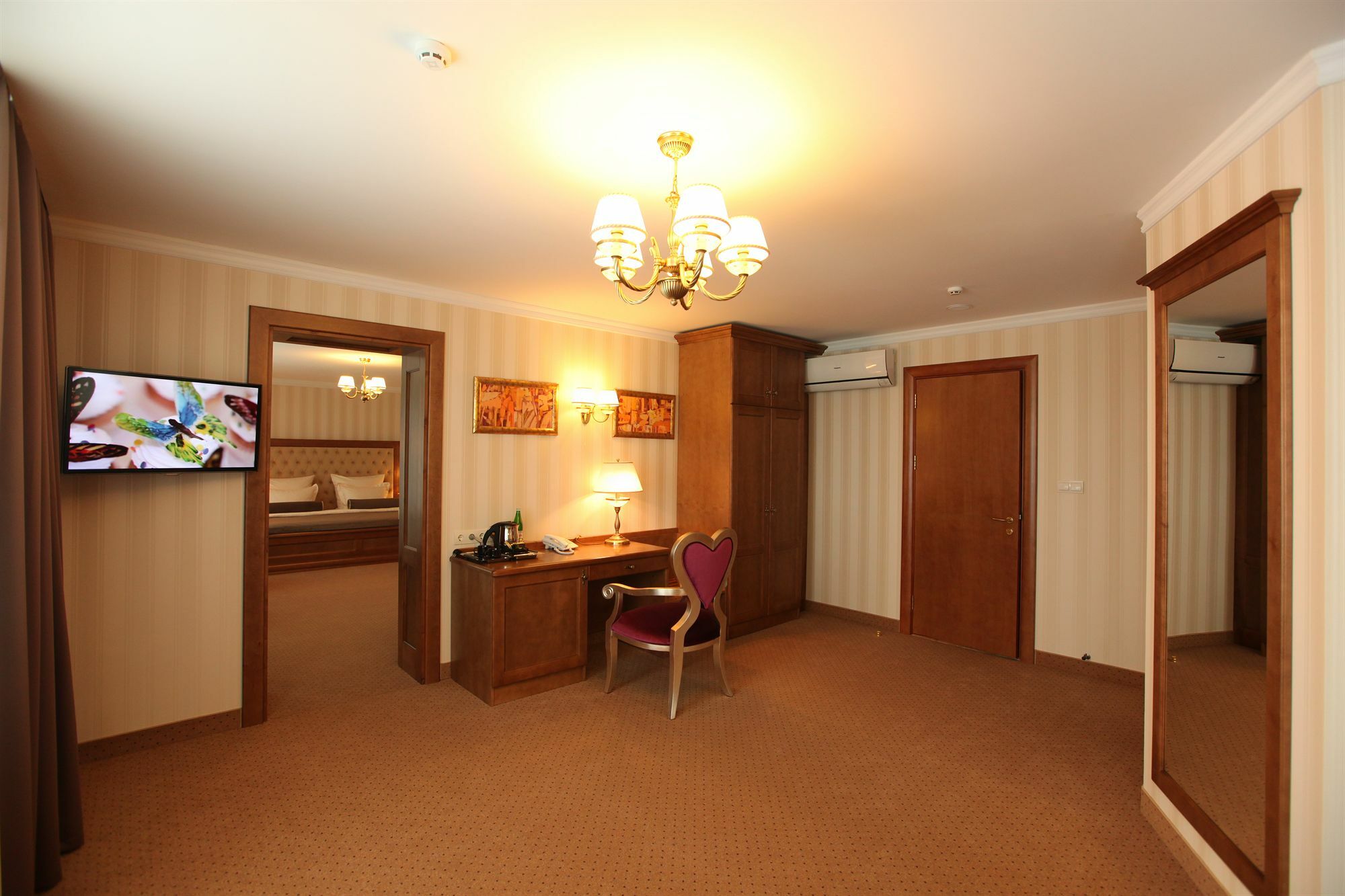 Nadiya Hotel Iwano-Frankiwsk Exterior foto