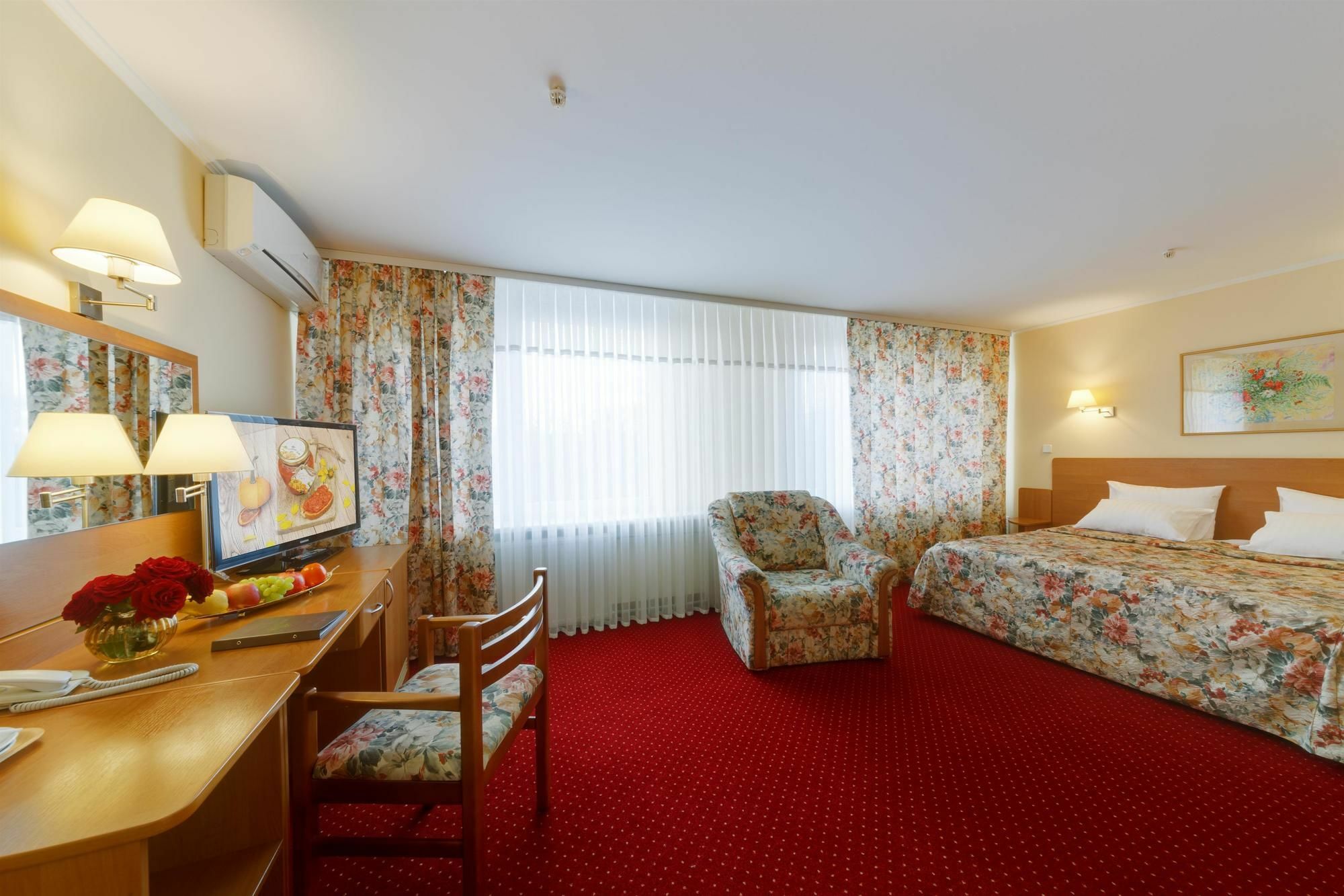 Nadiya Hotel Iwano-Frankiwsk Exterior foto